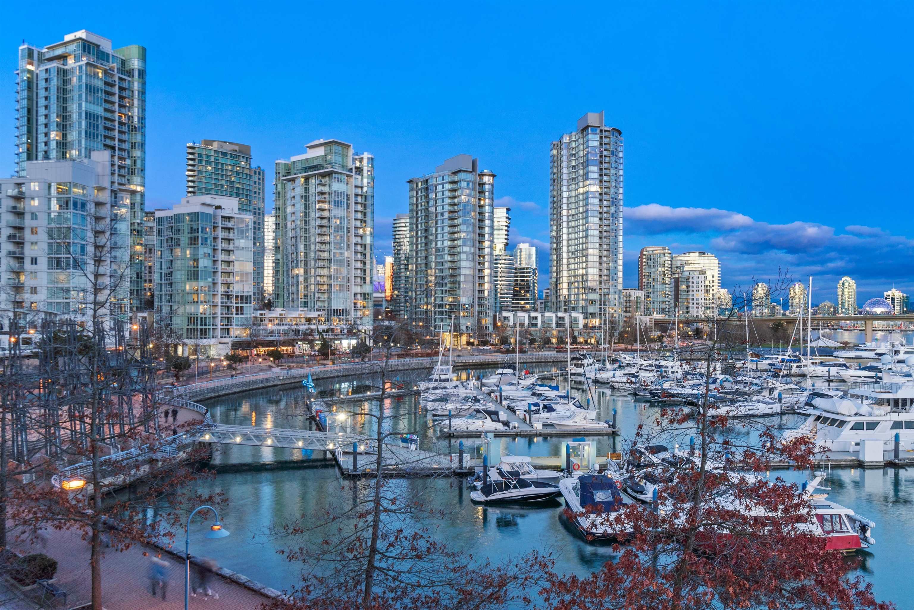 I have sold a property at 317 1228 MARINASIDE CRES in Vancouver
